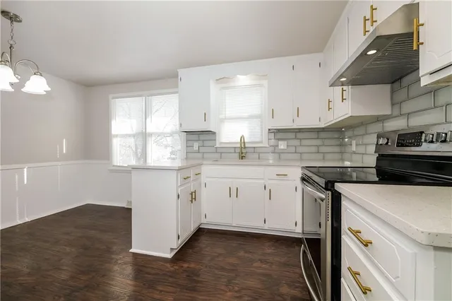 $2,245 | 11515 North Charlotte Street, Kansas City, MO 64155