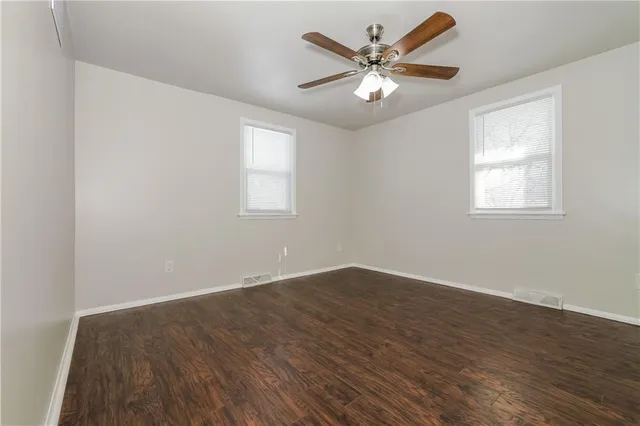 $2,245 | 11515 North Charlotte Street, Kansas City, MO 64155