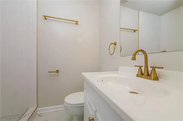 $2,245 | 11515 North Charlotte Street, Kansas City, MO 64155