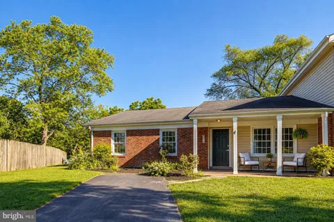 $525,000 | 413 Harding Court, Sterling, VA 20164