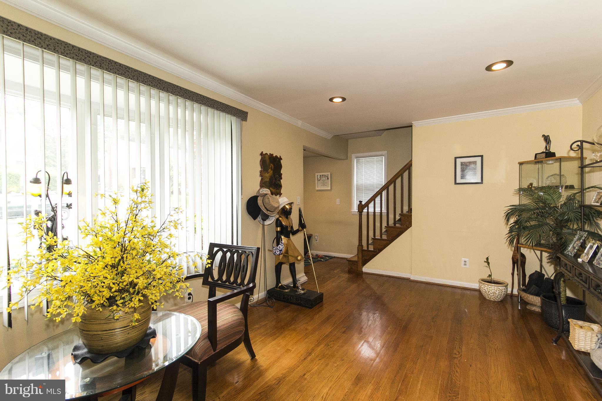 8207 Sagramore Road Baltimore, MD 21237 - Photo 2 of 23 Living Room