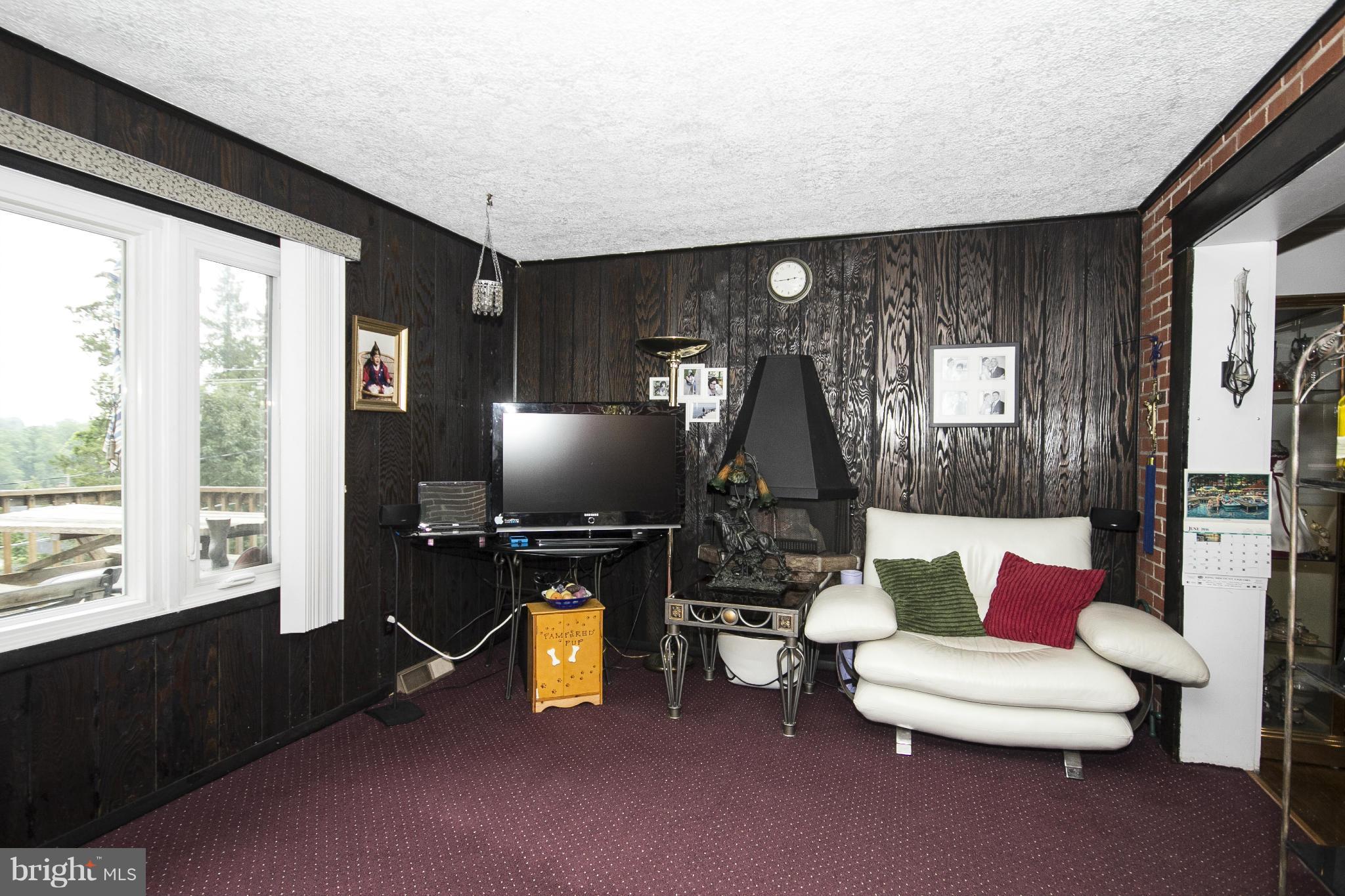 8207 Sagramore Road Baltimore, MD 21237 - Photo 12 of 23 Family Room