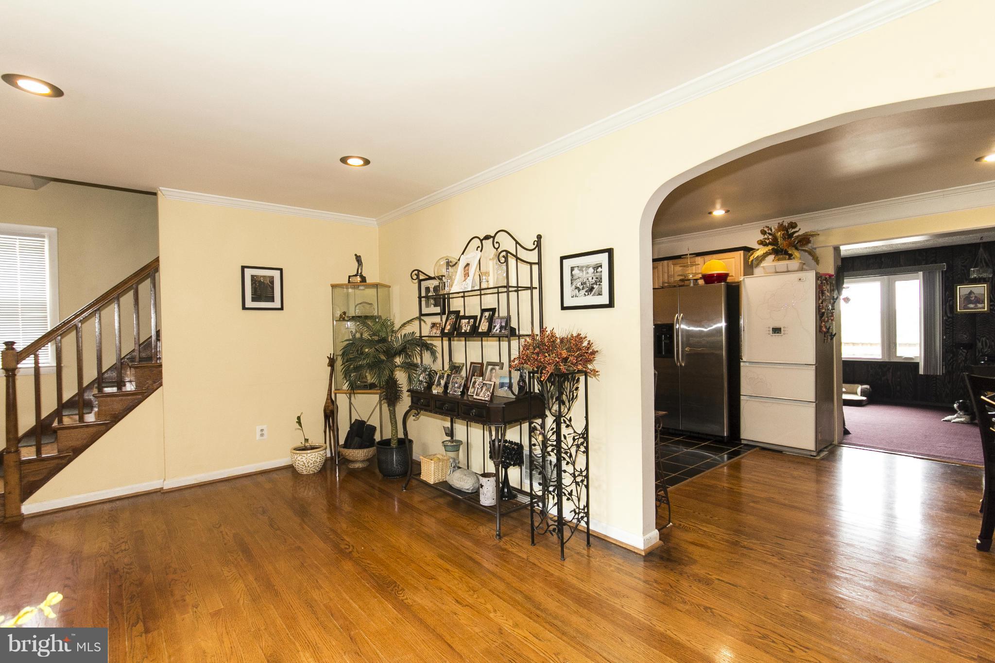 8207 Sagramore Road Baltimore, MD 21237 - Photo 3 of 23 Living Room