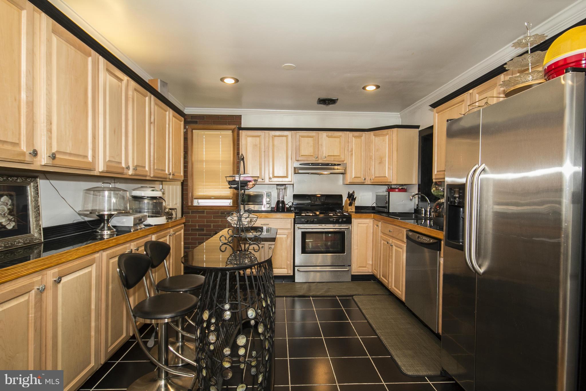 8207 Sagramore Road Baltimore, MD 21237 - Photo 7 of 23 Kitchen