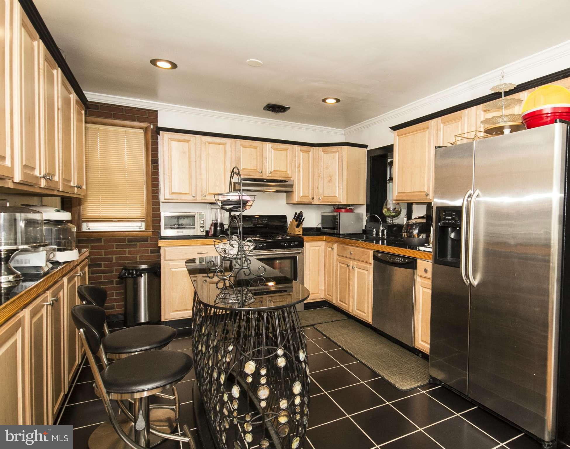 8207 Sagramore Road Baltimore, MD 21237 - Photo 9 of 23 Kitchen