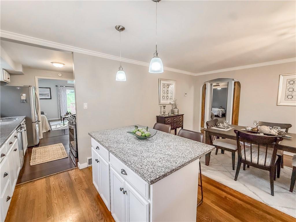 951 Logan Road Bethel Park, PA 15102 - Photo 7 of 37 Gallery Image 7