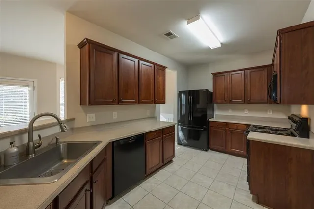 $2,300 | 204 Parc View Lane, Woodstock, GA 30188