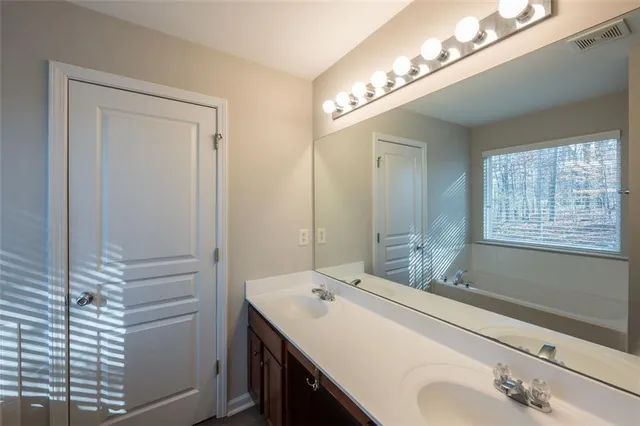 $2,300 | 204 Parc View Lane, Woodstock, GA 30188