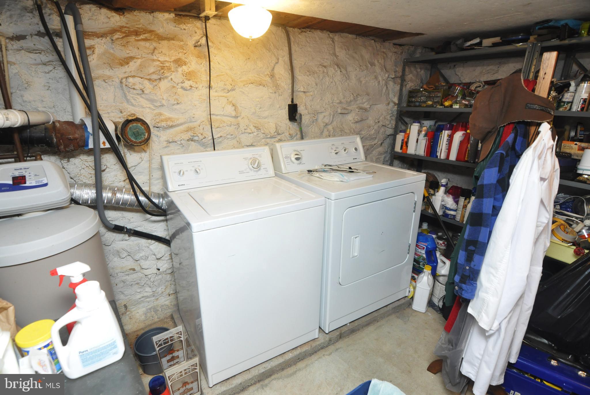 3591 Apple Pie Ridge Road Winchester, VA 22603 - Photo 39 of 44 Laundry area