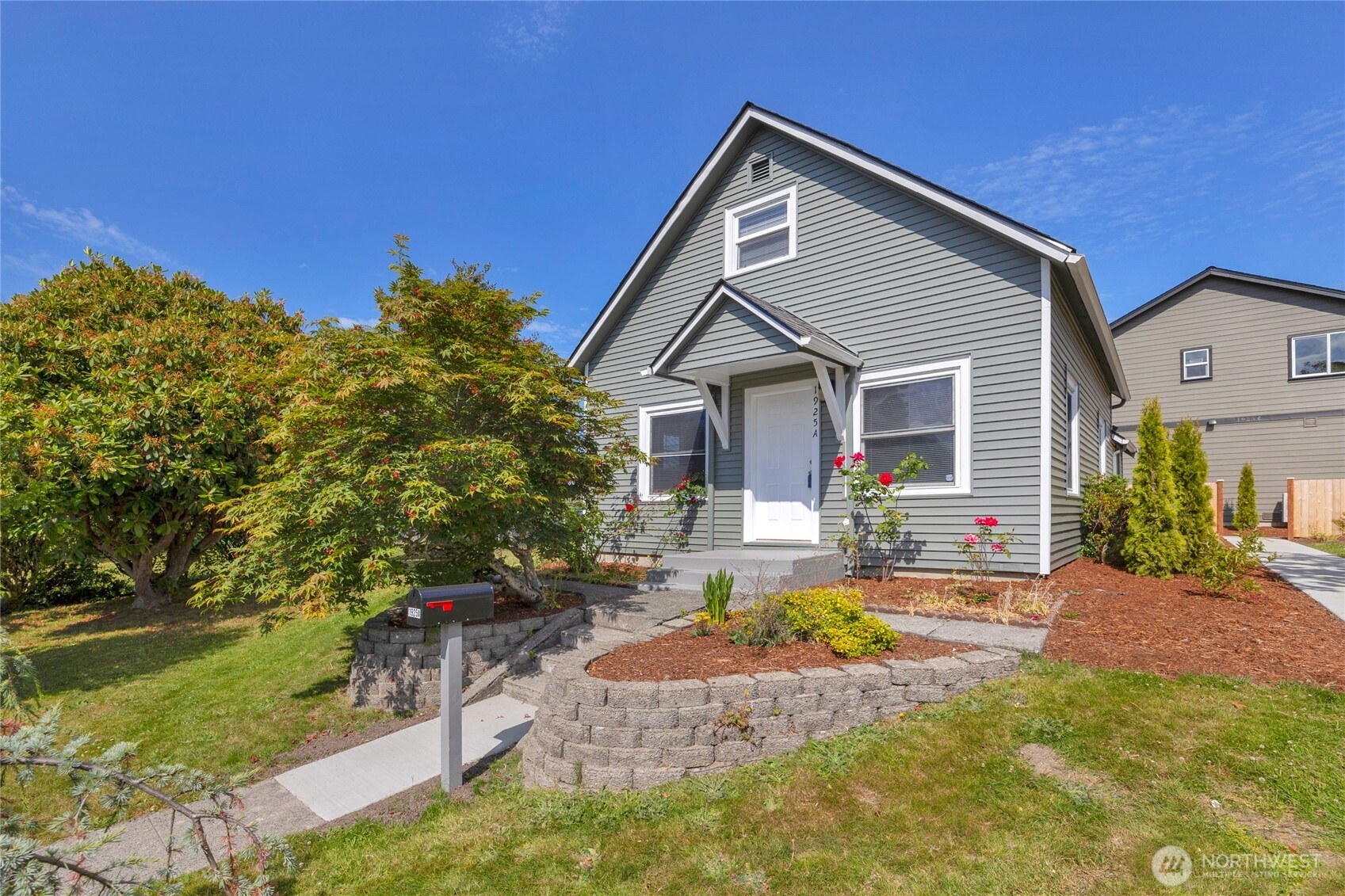 1925 Lombard Avenue Everett, WA 98201 - Photo 1 of 25