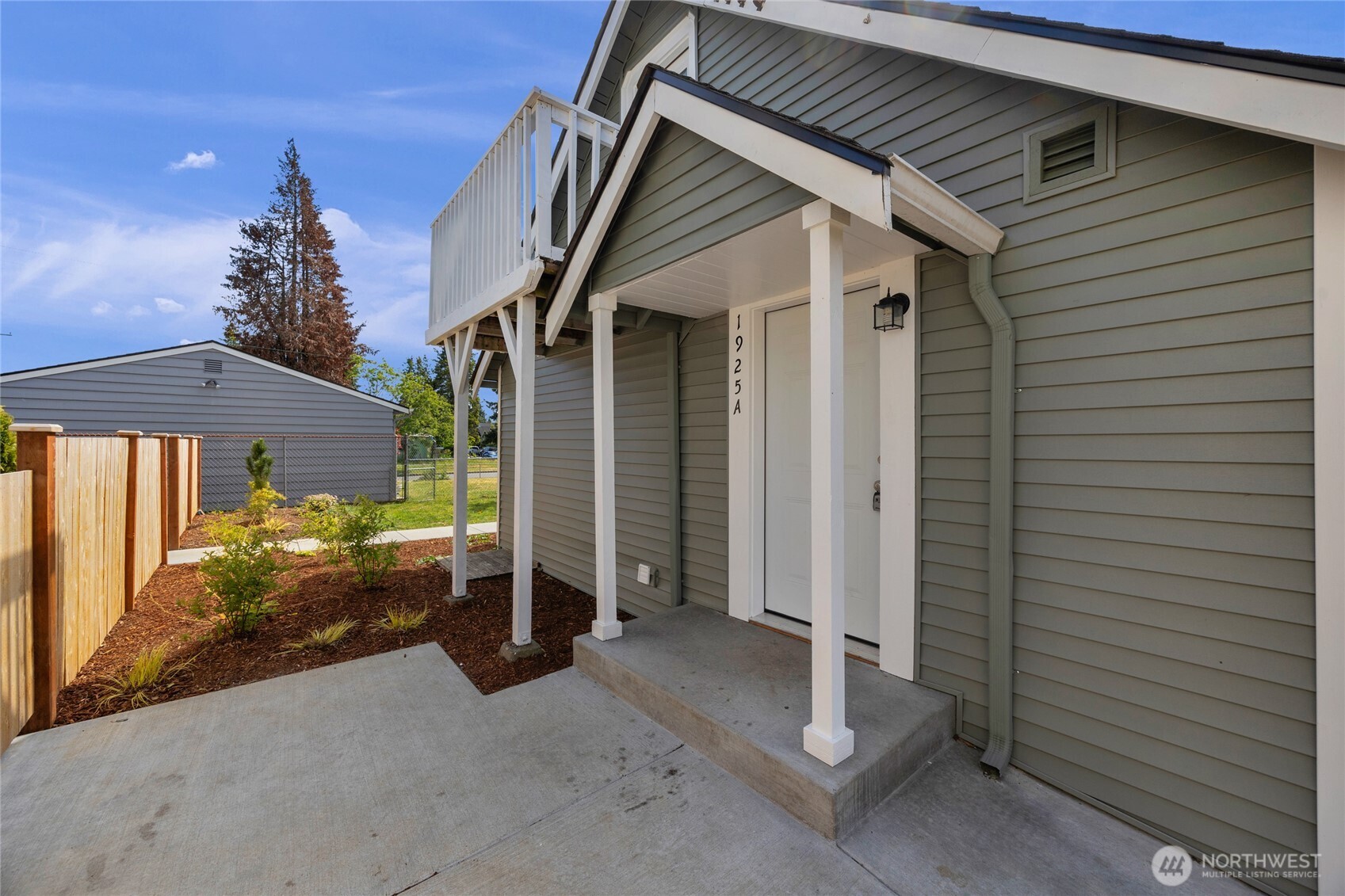 1925 Lombard Avenue Everett, WA 98201 - Photo 2 of 25