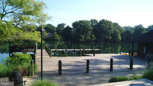 $2,300 | 10337 Royal Woods Court, Gaithersburg, MD 20886