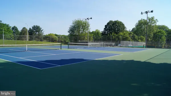 $2,300 | 10337 Royal Woods Court, Gaithersburg, MD 20886