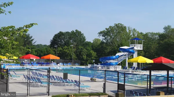 $2,300 | 10337 Royal Woods Court, Gaithersburg, MD 20886