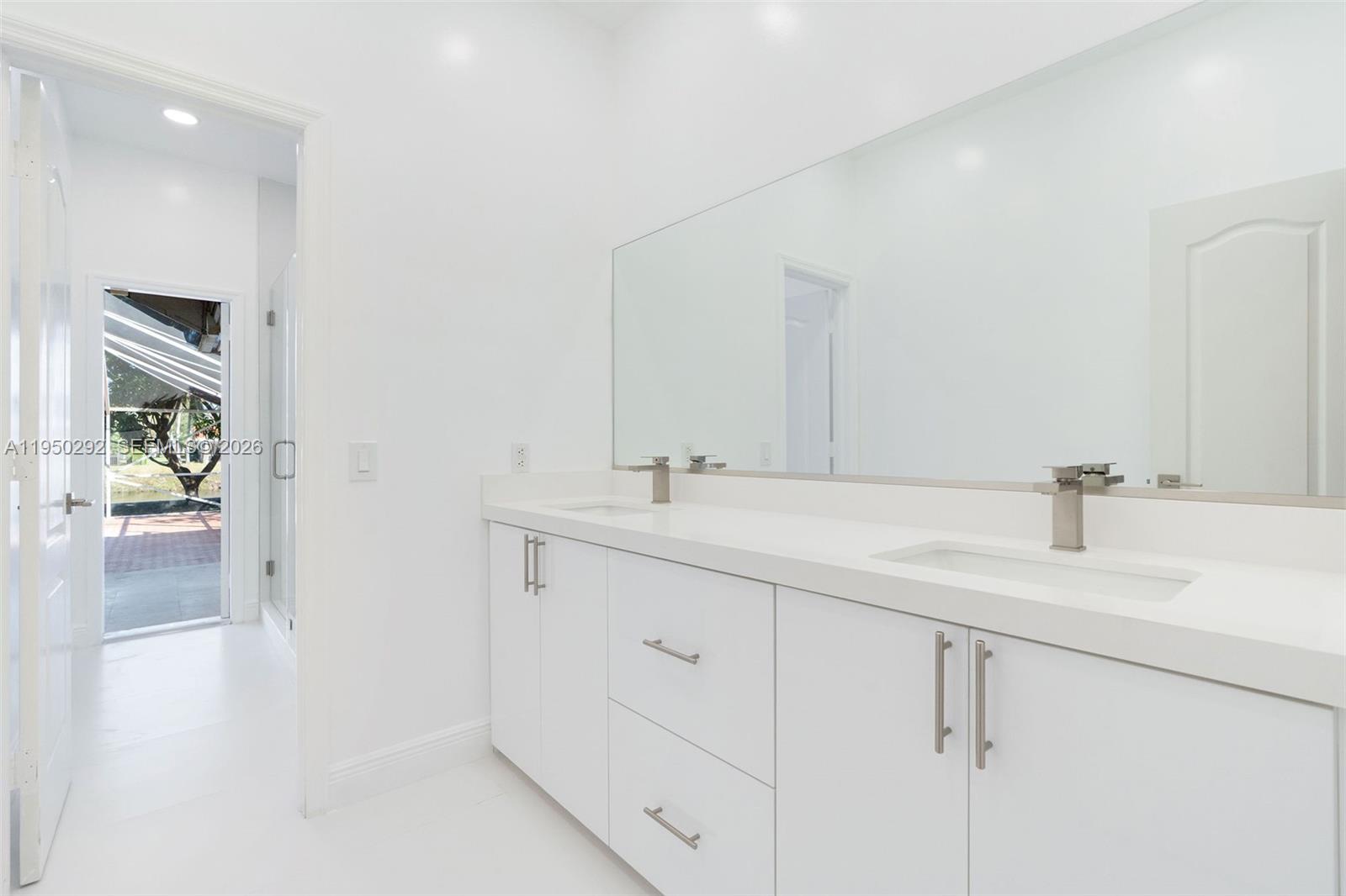 8281 Southwest 84th Terrace Miami, FL 33143 - Photo 13 of 38 Photo 13