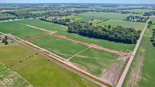 $350,000 | 1561 Highway 52, New Palestine, IN 46163