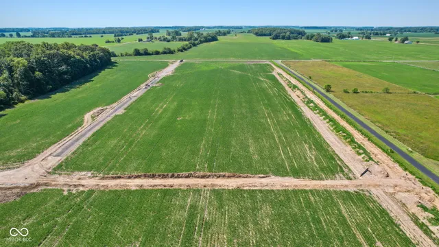 $350,000 | 1561 Highway 52, New Palestine, IN 46163