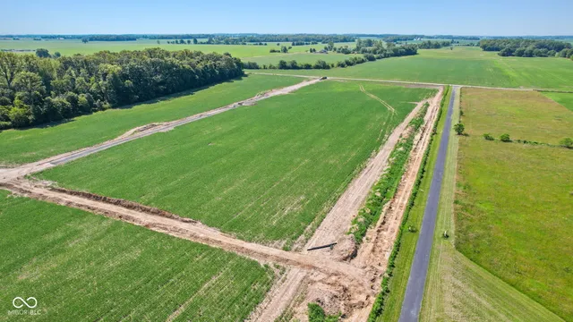 $350,000 | 1561 Highway 52, New Palestine, IN 46163