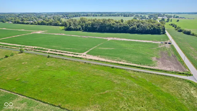 $350,000 | 1561 Highway 52, New Palestine, IN 46163