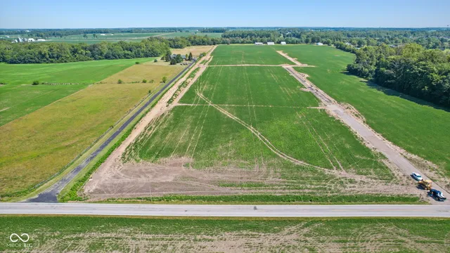 $350,000 | 1561 Highway 52, New Palestine, IN 46163