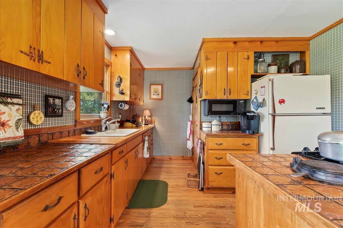 798 High Valley Road Cascade, ID 83611 - Photo 11 of 48