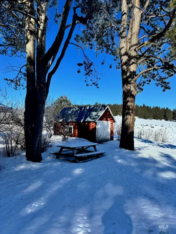 $695,000 | 798 High Valley Road, Cascade, ID 83611