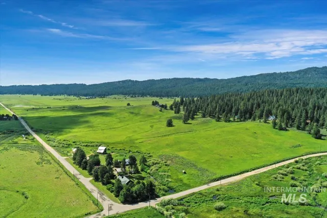 $695,000 | 798 High Valley Road, Cascade, ID 83611