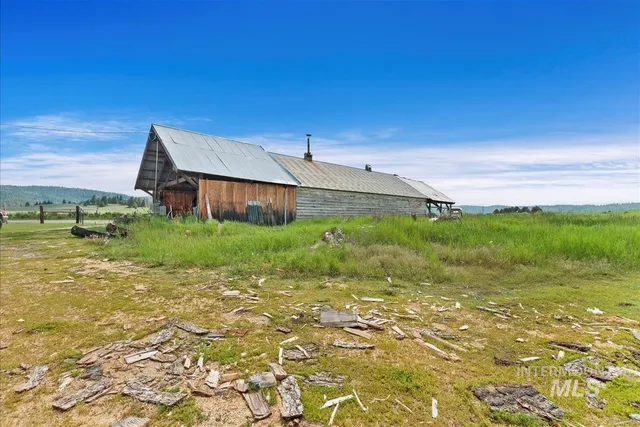 $695,000 | 798 High Valley Road, Cascade, ID 83611