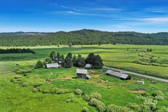 $695,000 | 798 High Valley Road, Cascade, ID 83611