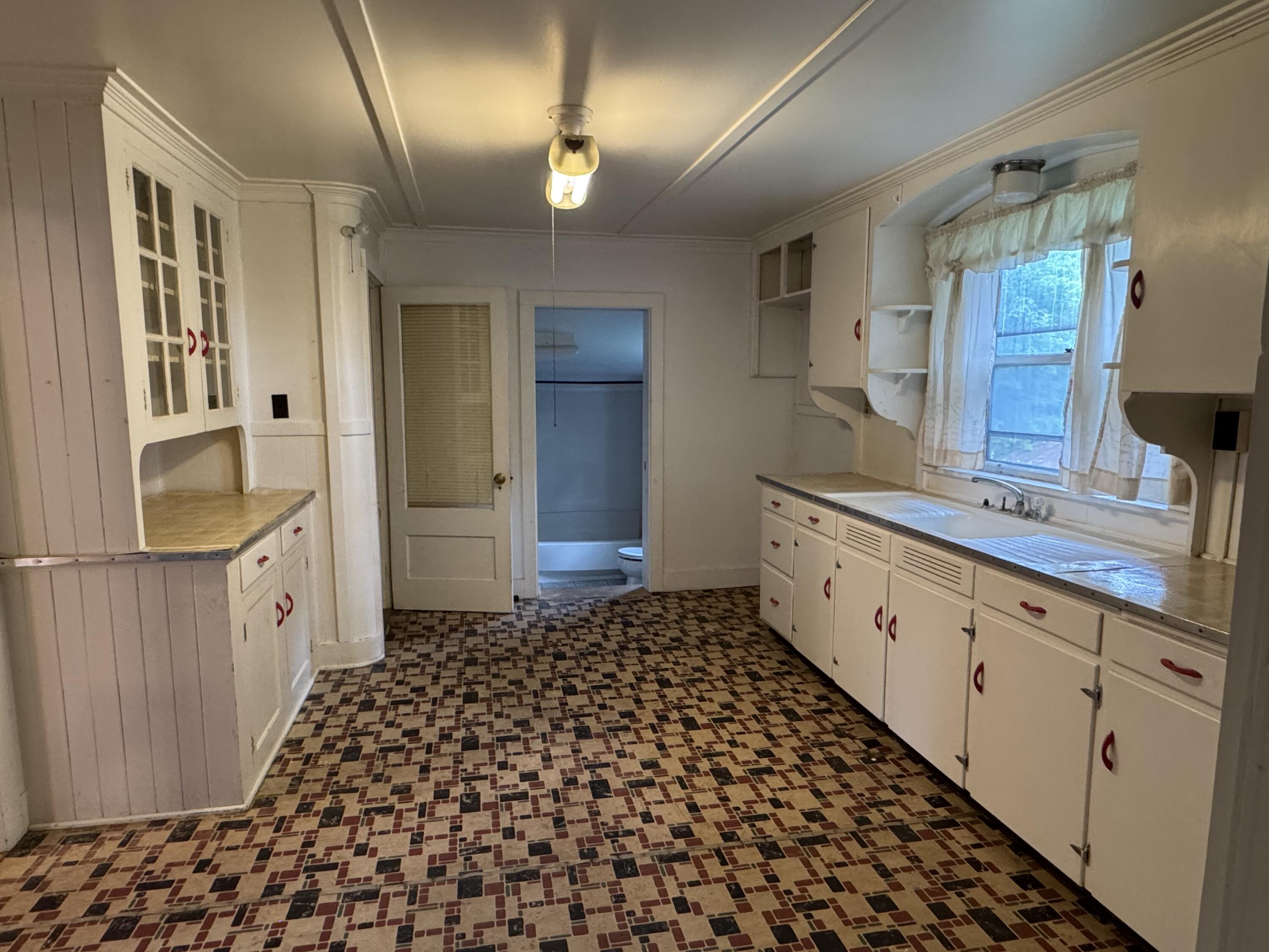 12 Delaware Street Rouses Point, NY 12979 - Photo 16 of 37