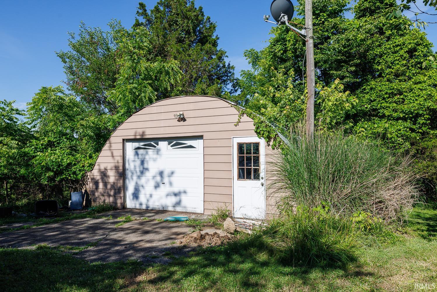 2301 Doc Mitchell Street Bloomington, IN 47401 - Photo 13 of 33