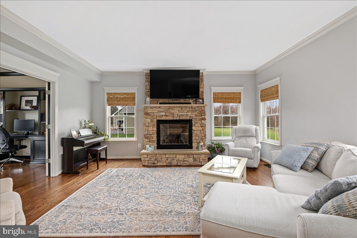210 Shea Road Lothian, MD 20711 - Photo 11 of 41 Family Room
