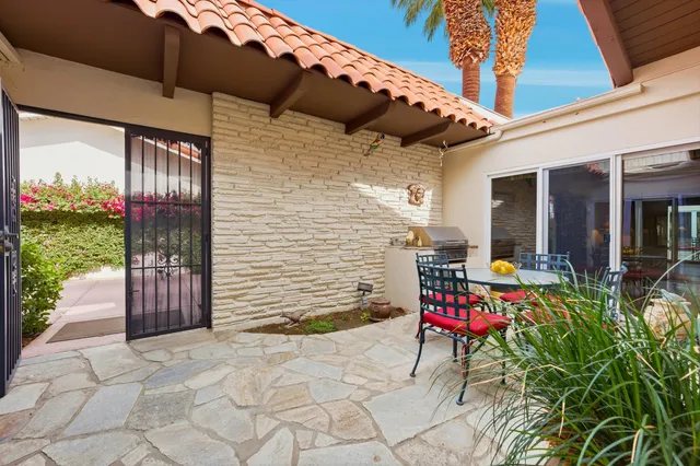$949,000 | 49045 Cedros Circle, La Quinta, CA 92253