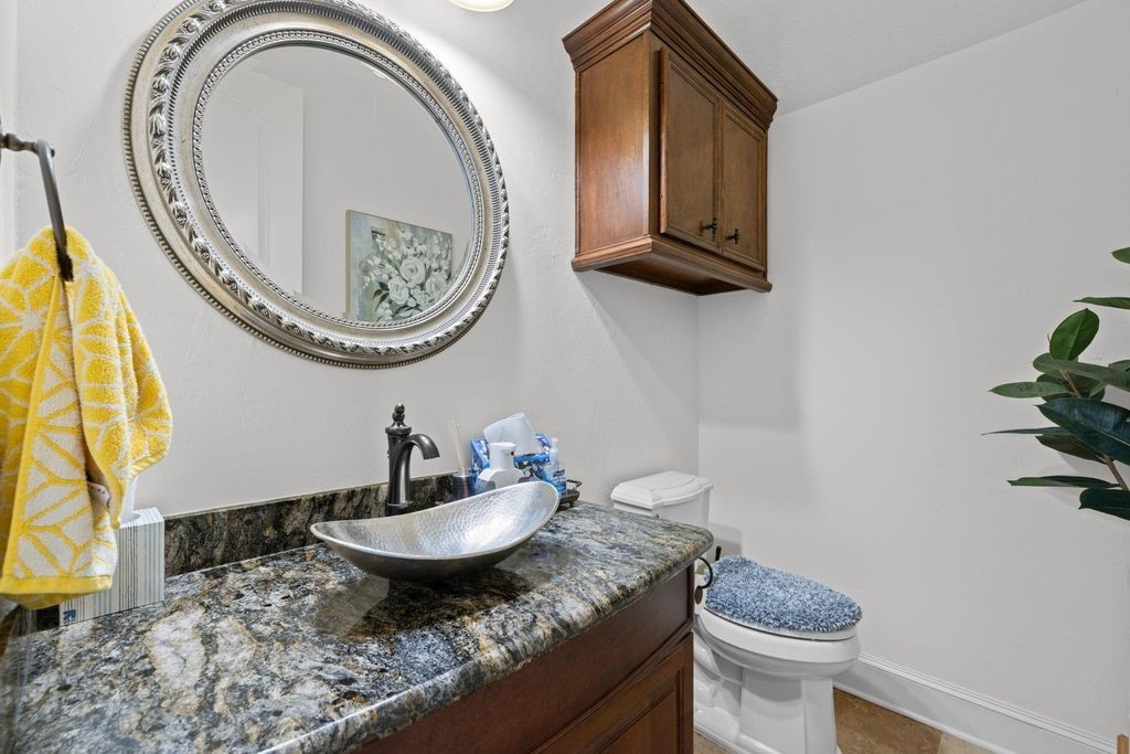 58 Shadow Creek Ridge Drive Spring, TX 77389 - Photo 17 of 40 Half bath