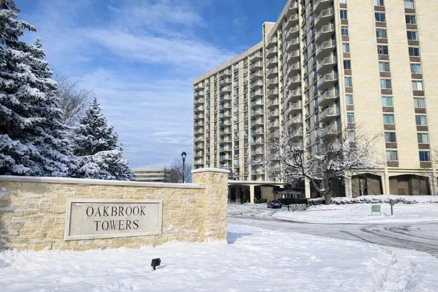 $220,000 | 40 North Tower Road, Unit 8F, Oak Brook, IL 60523