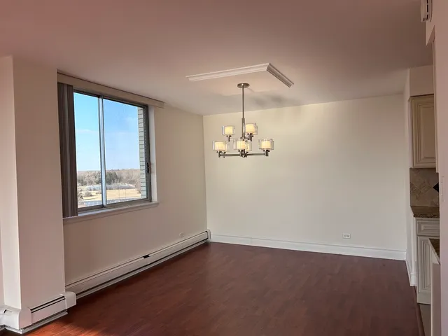 $220,000 | 40 North Tower Road, Unit 8F, Oak Brook, IL 60523