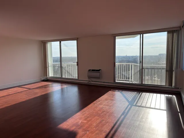 $220,000 | 40 North Tower Road, Unit 8F, Oak Brook, IL 60523