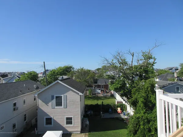 $1,800 | 205 11th Avenue, Unit 3, Belmar, NJ 07719