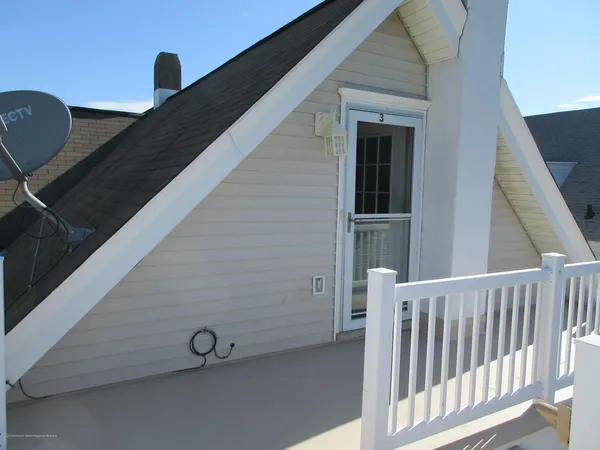 $1,800 | 205 11th Avenue, Unit 3, Belmar, NJ 07719