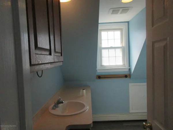 $1,800 | 205 11th Avenue, Unit 3, Belmar, NJ 07719