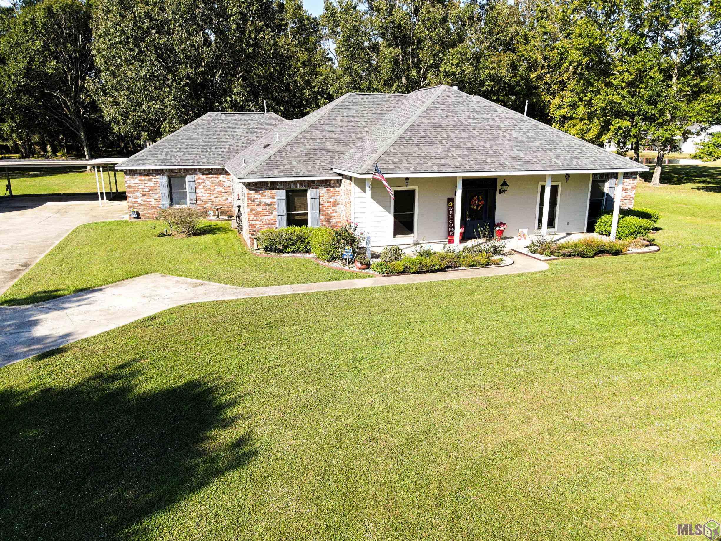18397 Van Broussard Road Prairieville, LA 70769 - Photo 4 of 22 Gallery Image 4