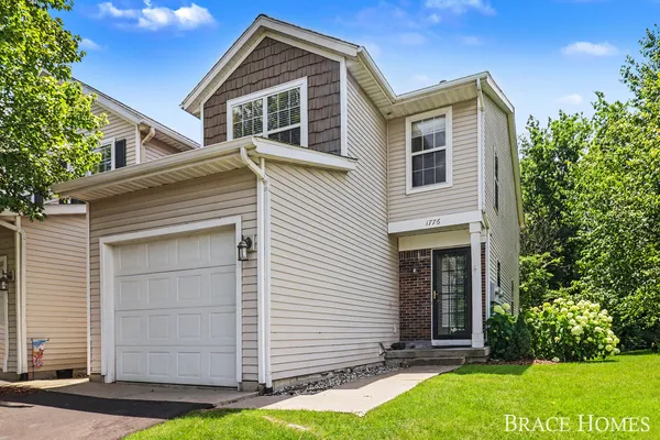 $355,000 | 1776 Grand Court Northeast, Grand Rapids, MI 49525