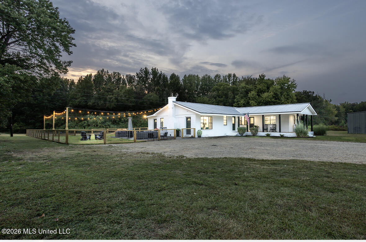 4336 South Red Banks Road Byhalia, MS 38611 - Photo 2 of 30 7347