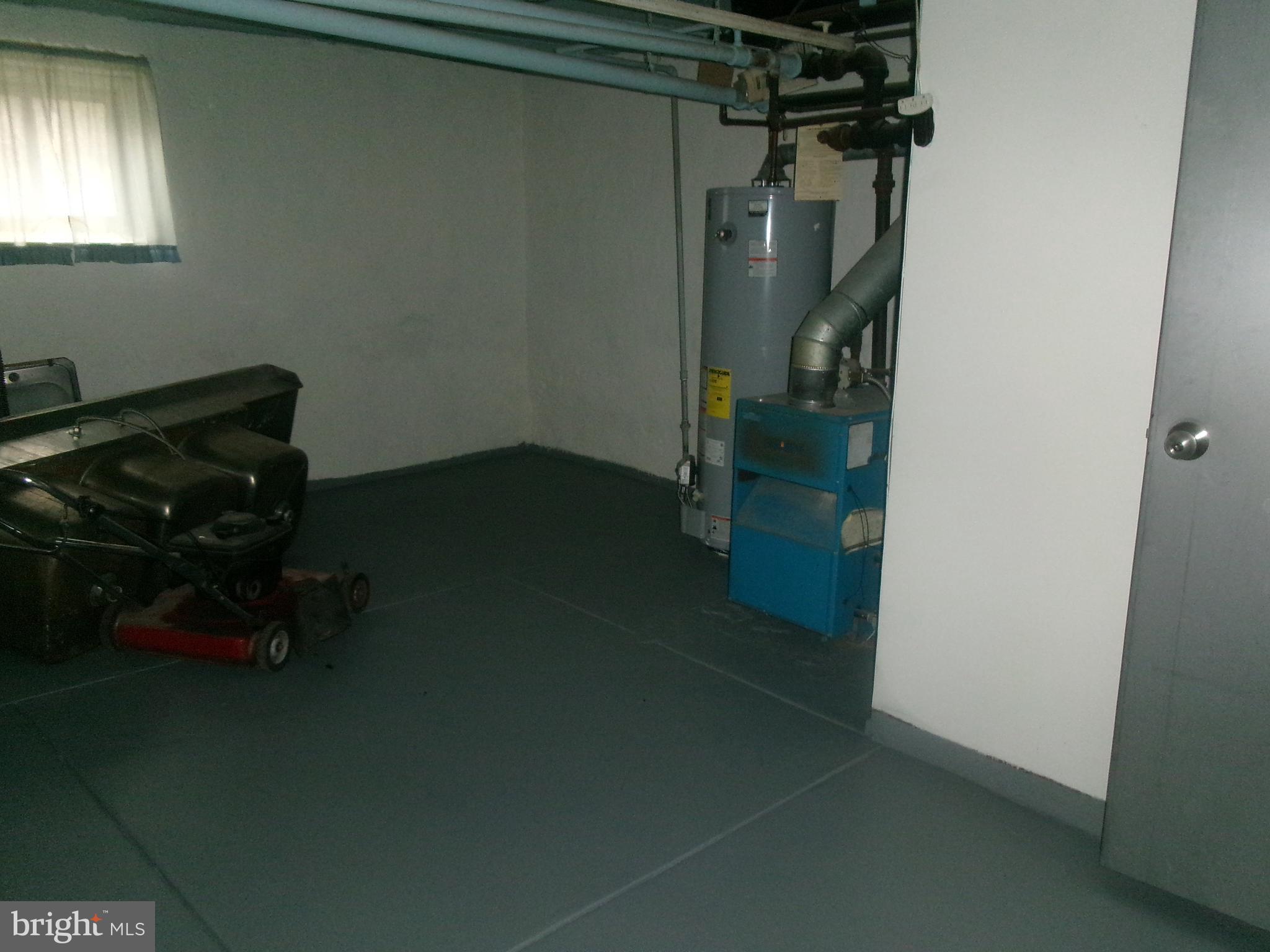 200 Wembly Road Upper Darby, PA 19082 - Photo 24 of 47 a view of small space