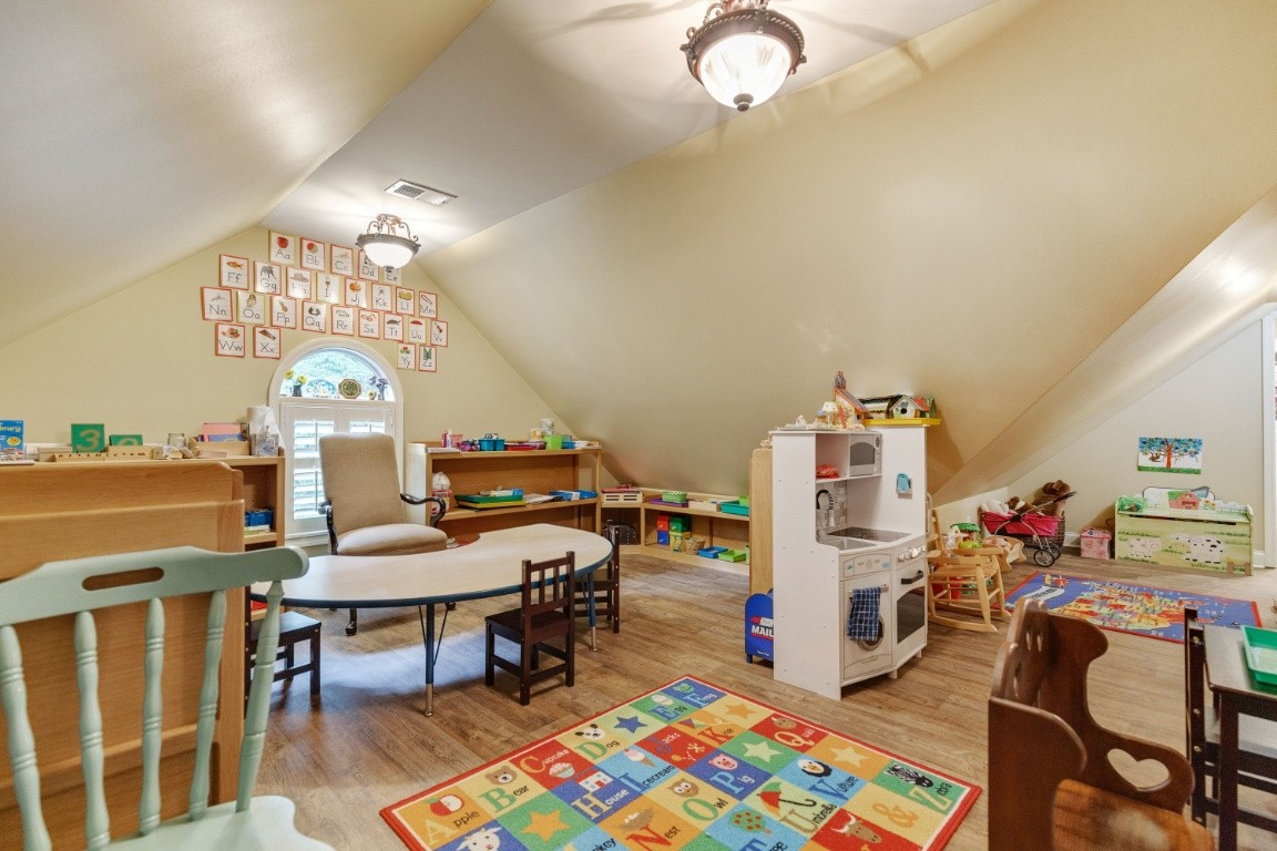 5660 Pinewood Road Franklin, TN 37064 - Photo 34 of 45 a view of a livingroom with furniture