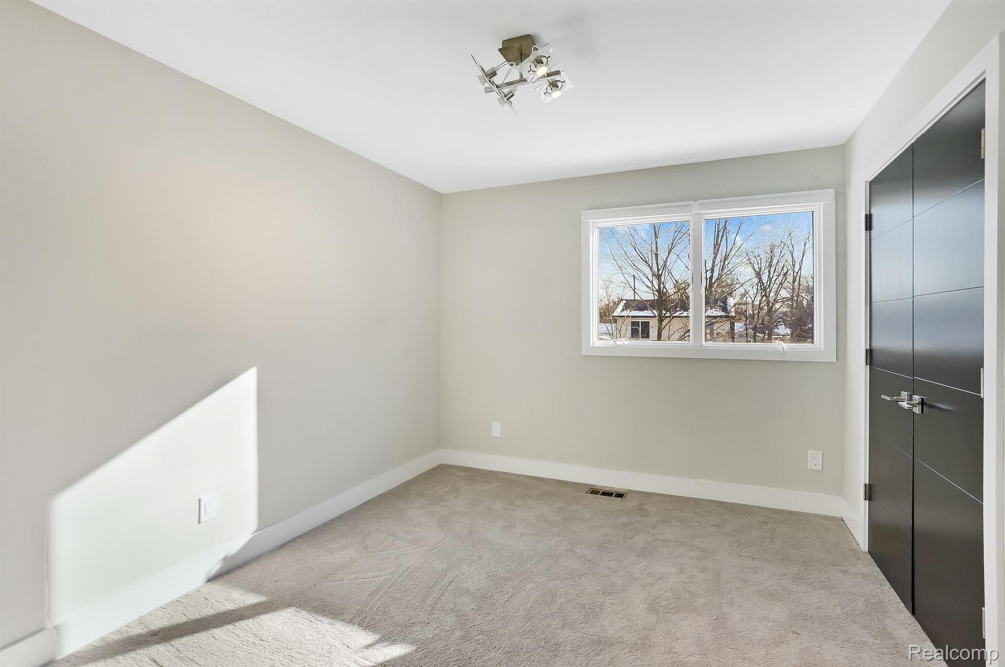 65 Sylvan Avenue Pleasant Ridge, MI 48069 - Photo 27 of 37 Gallery Image 27