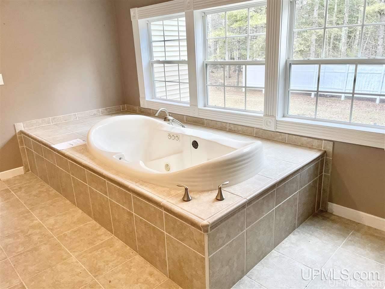 5647 23.5 Road Gladstone, MI 49837 - Photo 34 of 49 Gallery Image 34