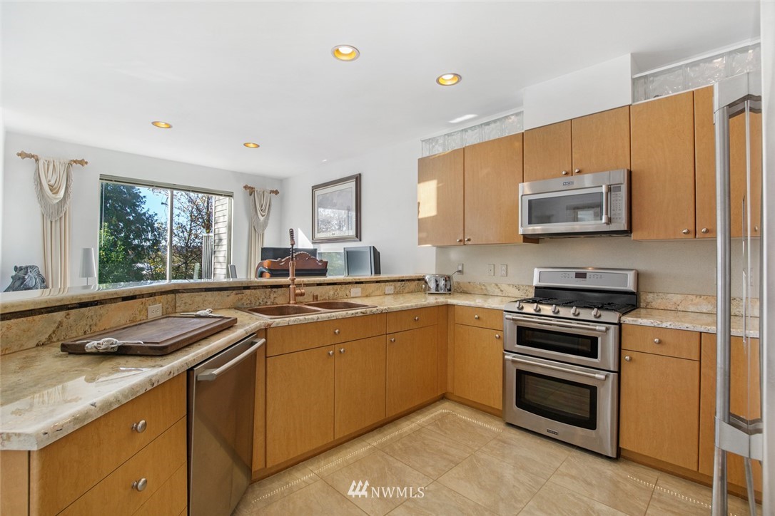 4815 Lake Place South, Unit A Renton, WA 98055 - Photo 11 of 25 Gallery Image 11