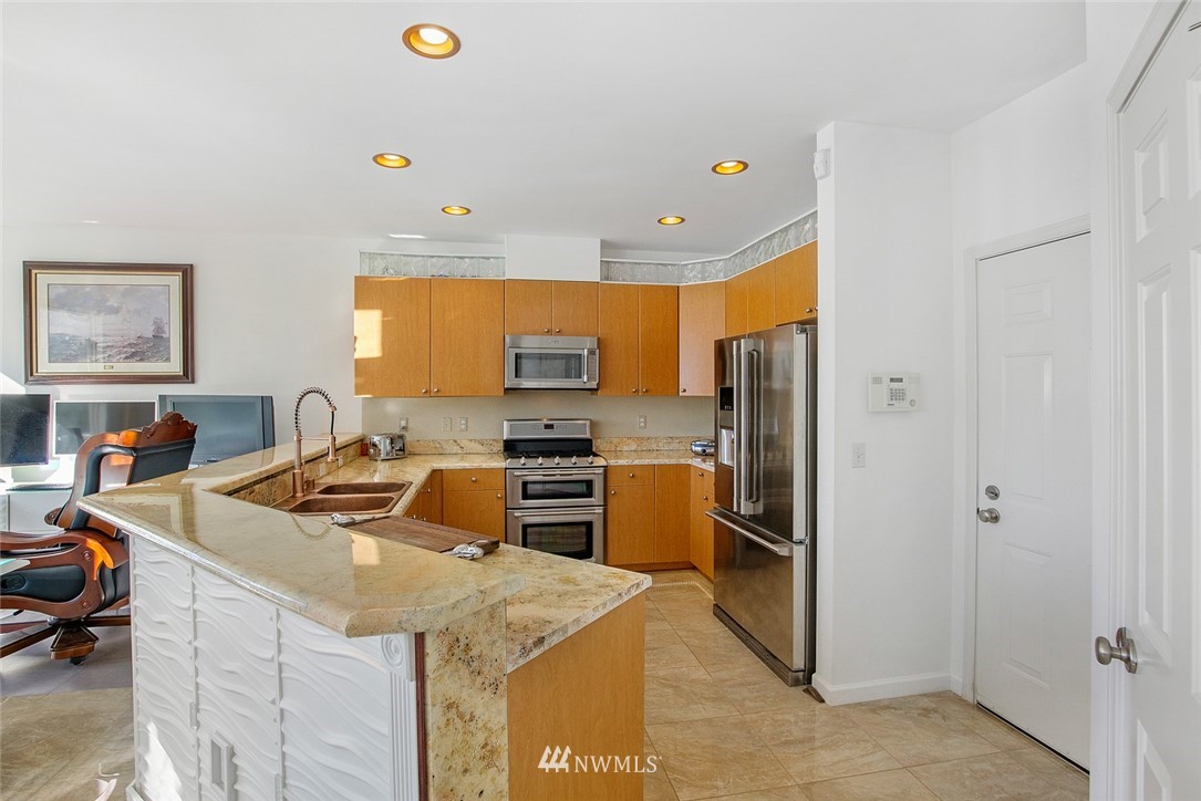 4815 Lake Place South, Unit A Renton, WA 98055 - Photo 10 of 25 Gallery Image 10