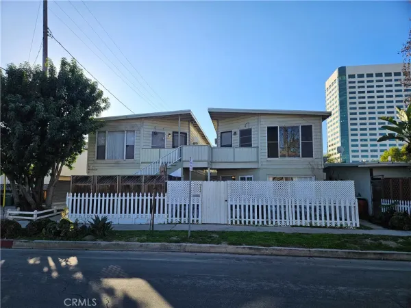 $2,495 | 3712 West Heffron Drive, Burbank, CA 91505
